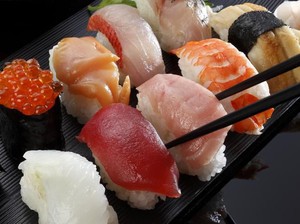 Orang Taiwan Ramai-ramai Ganti Nama Jadi Salmon demi Sushi Gratis