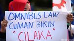 Tolak Omnibus Law, Buruh Perempuan Geruduk Kemen PPPA