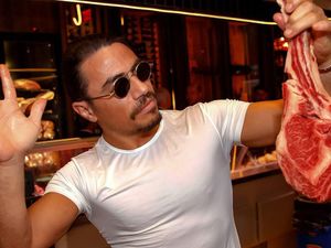 Restoran Terbaru Salt Bae, Disebut Sebagai Restoran Terburuk di New York
