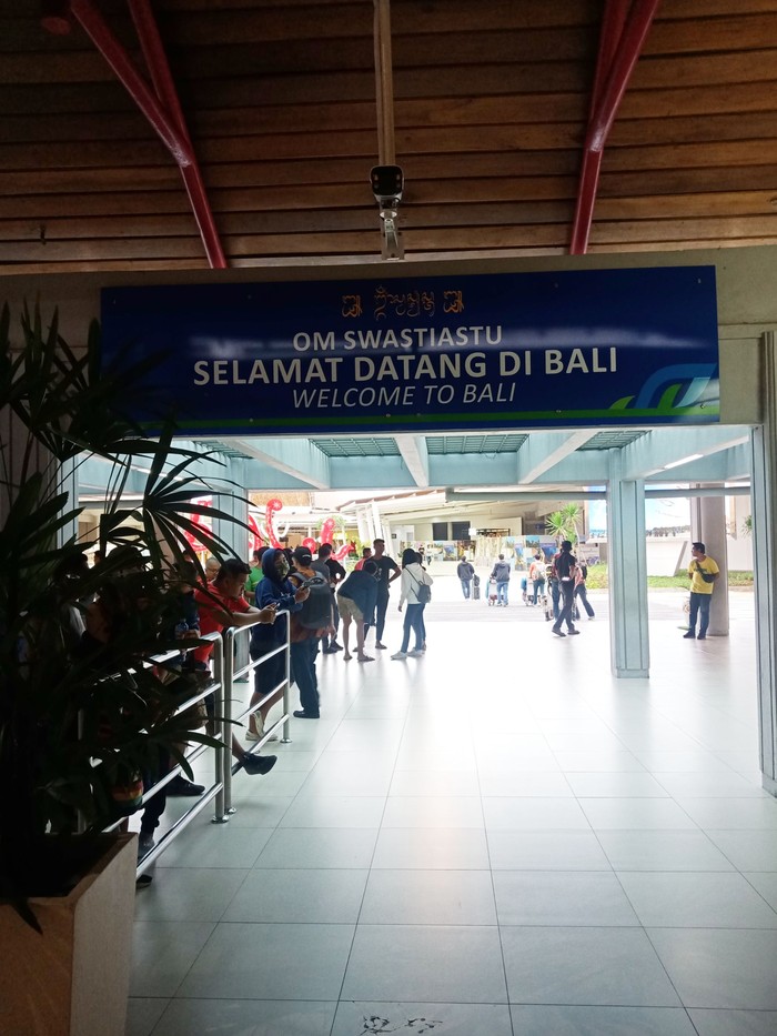 Foto : Imbas Virus Corona Bandara Ngurah Rai Senyap Foto : Imbas Virus Corona Bandara Ngurah Rai Senyap