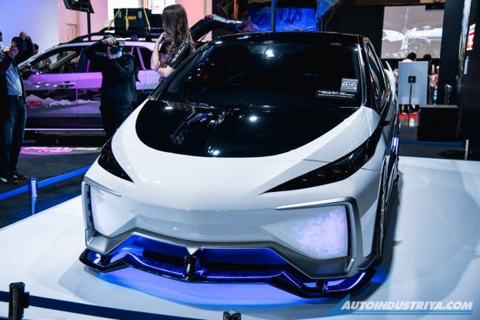Toyota Ambivalent RD Prius PHV Concept.