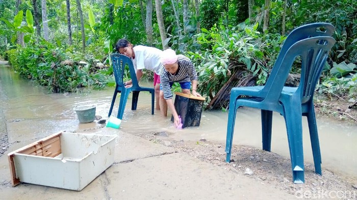 aktivitas warga pasca banjir di purworejo, 6/3/2020