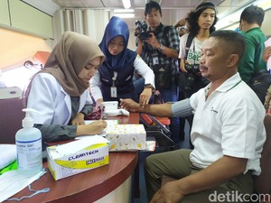 Sosialisasi Cegah Corona di Stasiun Depok, PT KAI: Sampai Saat Ini Steril