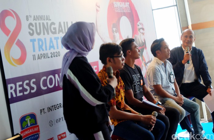 Sungailiat Triathlon 2020 yang digelar Pemkab Bangka, Provinsi Bangka Belitung akan dihelat pada 11 April 2020 mendatang. Targetnya 500 peserta dari 18 negara.