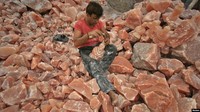 Menurut data yang ada garam pink kekinian ini harus menempuh puluhan ribu kilo meter dari Pakistan untuk dipasarkan ke berbagai negara. Foto: Istimewa