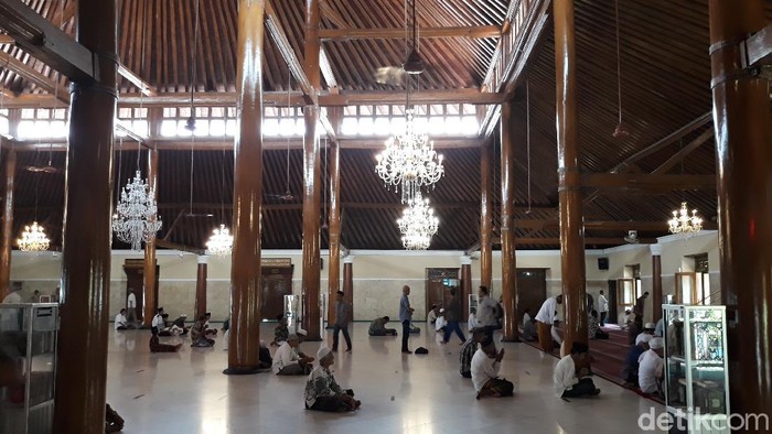 Jemaah Jumatan Masjid Agung Surakarta, 6/3/2020