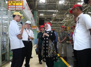 Ke Pabrik Toyota, Menaker Pastikan Program Vokasi Berjalan Lancar
