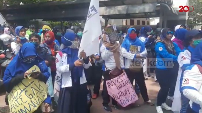 Buruh Perempuan Geruduk Kemen-PPPA, Tolak Omnibus Law RUU Cipta Kerja