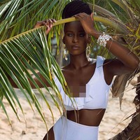 Belum lagi saat SMA ketika di hari pertama masuk sekolah, anak-anak lain akan berhenti sesaat dan menatapnya, saat dia melewati gerbang. Akibat sering di-bully Jalicia memilih keluar dari sekolah dan belajar dari rumah. Foto: Instagram/@iamjalicia