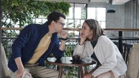  Ngopi santai jadi salah satu agenda rutin yang dilakukan Marcell dan Nabila. Sore-sore gini menu apa ya yang dipesan Marcell dan Nabila? Foto: instagram