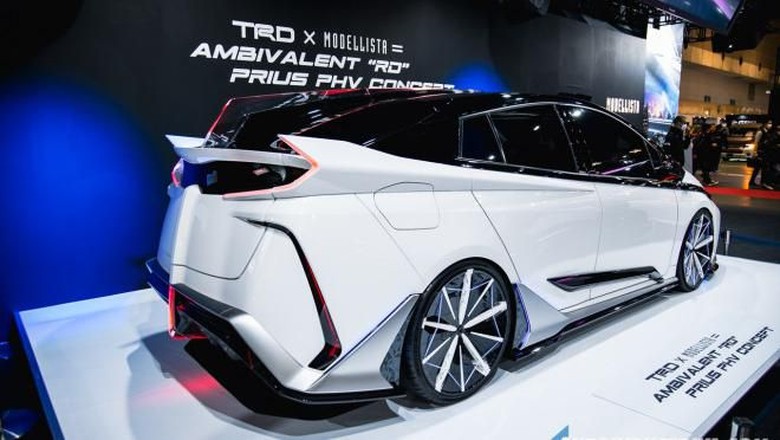 Toyota Ambivalent RD Prius PHV Concept.
