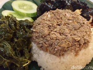 Mlinjo Cafe & Resto : Maknyus! Nasi Megono Berlauk Cumi Hitam Pekat