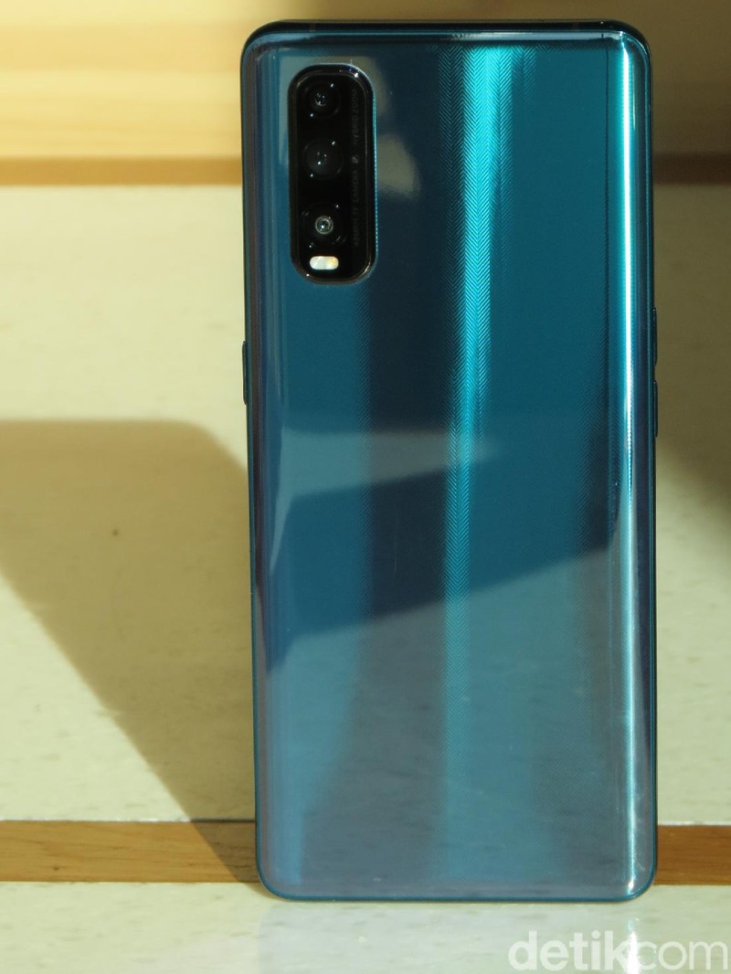 Tampang Oppo Find X2 di Swiss saat uji experience bersama Oppo Indonesia