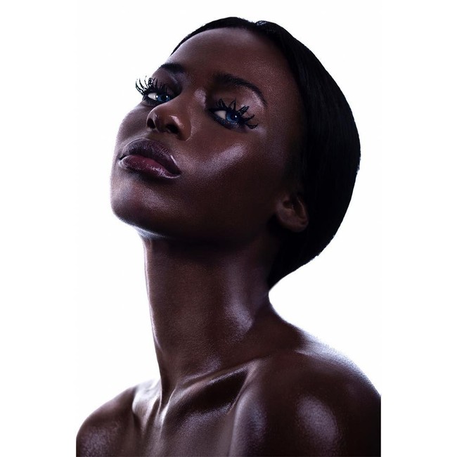 Pada usia 18 tahun Jalicia bertolak ke Swiss untuk mengejar kariernya sebagai model. Perjalanan kariernya pun tak begitu mulus. Setelah puluhan kali mengirimkan foto dan audisi, akhirnya dirinya terpilih sebagai juara Swiss Fashion TV Model Search dan setelah itu banyak pekerjaan datang padanya. Jalicia pun pindah ke Paris agar bisa menjalani profesi model lebih maksimal. Foto: Instagram/@iamjalicia