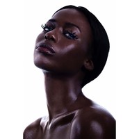 Pada usia 18 tahun Jalicia bertolak ke Swiss untuk mengejar kariernya sebagai model. Perjalanan kariernya pun tak begitu mulus. Setelah puluhan kali mengirimkan foto dan audisi, akhirnya dirinya terpilih sebagai juara Swiss Fashion TV Model Search dan setelah itu banyak pekerjaan datang padanya. Jalicia pun pindah ke Paris agar bisa menjalani profesi model lebih maksimal. Foto: Instagram/@iamjalicia