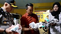 Ulung menyatakan pelaku diduga mengumpulkan masker bekas, lalu mendaur ulang sehingga tampil anyar, setelah itu menjualnya. Polisi masih menyelidiki sumber limbah atau masker bekas.