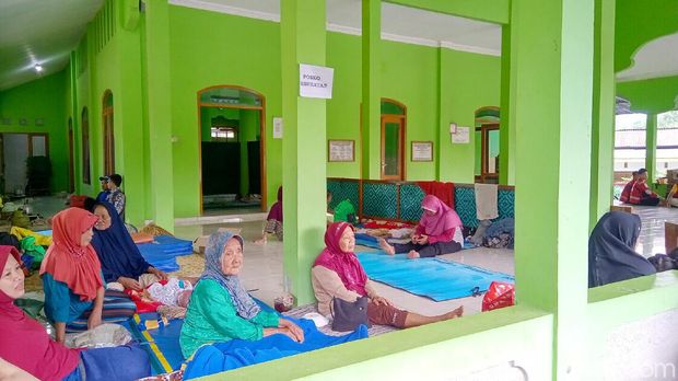 Banjir di Purworejo Mulai Surut, Warga Mulai Bersih-bersih