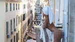Foto Liburan Marisa Papen, Model Yang Bugil di Masjid