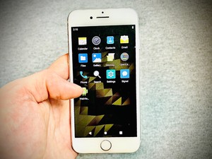 Ajaib! iPhone Ini Bisa Jalankan Android 10