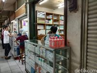 Masker Murah di Pasar Pramuka Bikin Kios Lain Sepi