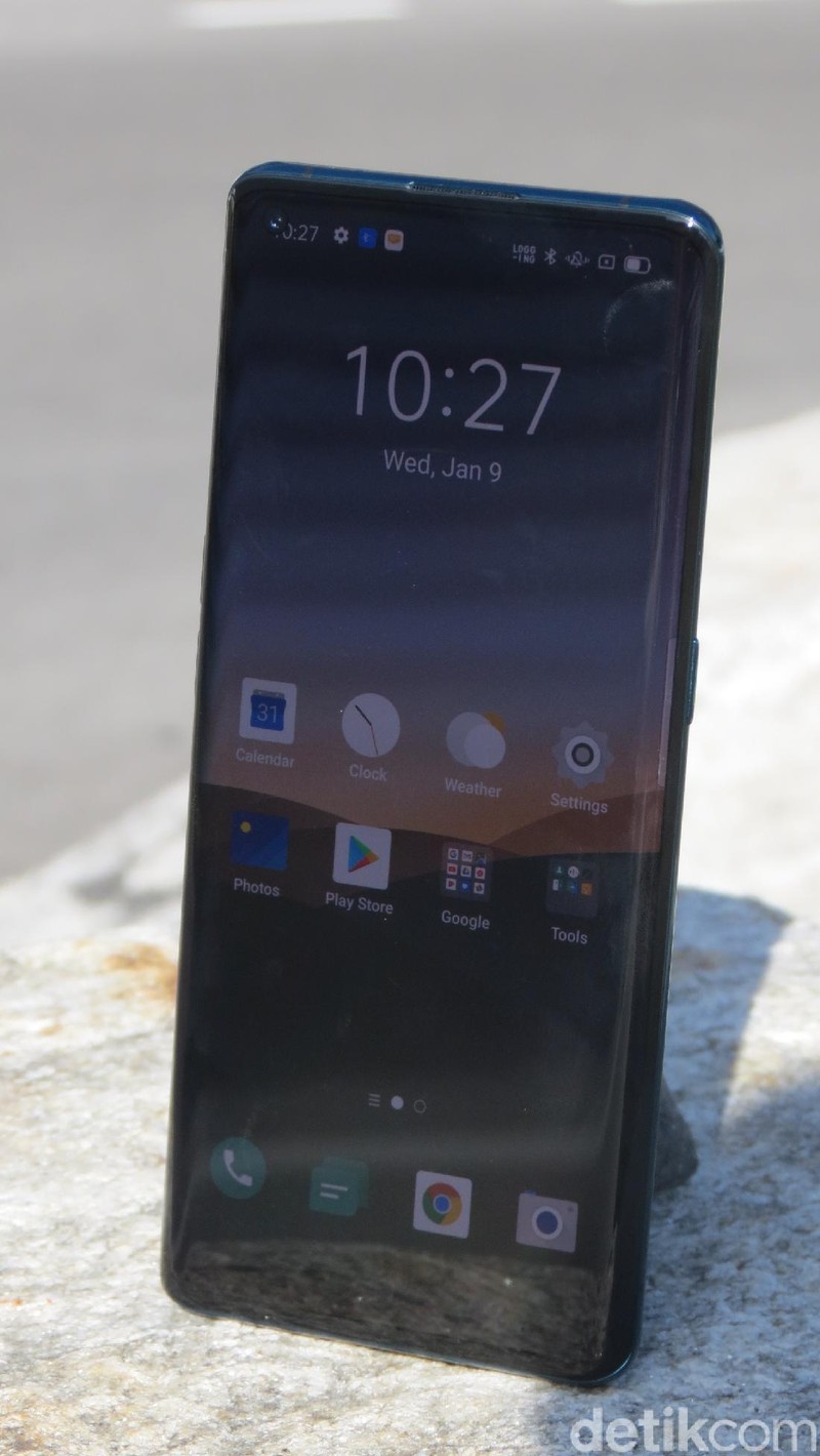 Tampang Oppo Find X2 di Swiss saat uji experience bersama Oppo Indonesia