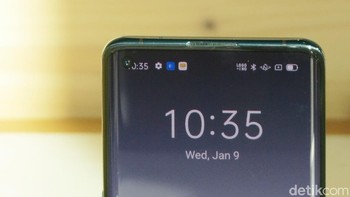 Find X2 mengutamakan refresh rate yang tinggi 120Hz dengan resolusi QHD+. Find X2 ini mengusung apa yang disebut Ultra Vision Screen. (Fitraya Ramadhanny/detikcom)