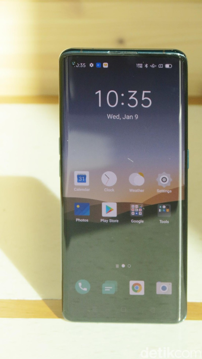 Tampang Oppo Find X2 di Swiss saat uji experience bersama Oppo Indonesia