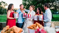  Pasangan bernama Kate dan Harrison baru saja menggelar pesta pernikahan berkonsep KFC. Ide ini terlintas karena mereka pertama kali kencan di restoran cepat saji ini. Foto: istimewa