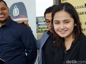 Kembalinya Senyum Syifa Hadju Usai Berdamai dengan Penerornya