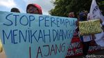 Tolak Omnibus Law, Buruh Perempuan Geruduk Kemen PPPA