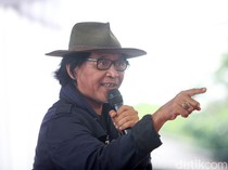 Cerita Kocak Sujiwo Tejo Saat Bikin Paspor sampai Colek Menteri Agus
