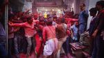 Intip Serunya Pembukaan Festival Holi yang Penuh Warna