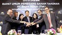 PT Bank Mega Tbk mengadakan Rapat Umum Pemegang Saham Tahunan 2020, dimana salah satu keputusan rapat menyetujui pembagian Dividen Tunai kepada pemegang saham sebesar Rp1 triliun lebih. Selain itu rapat juga menyetujui jumlah yang sama untuk dibukukan sebagai saldo laba.
