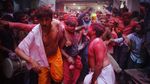 Intip Serunya Pembukaan Festival Holi yang Penuh Warna