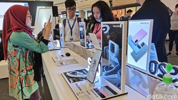 Padahal penawaran Samsung untuk pembeli di acara Consumer Launch ini tetap terbilang menarik, yaitu pembeli Galaxy S20 Series akan mendapatkan Galaxy Buds+ secara cuma-cuma. Foto: detikINET/Anggoro Suryo Jati