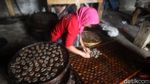Produksi Kerupuk Tradisional Masih Bertahan, Ini Buktinya