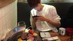 Ini Kulineran Seru Kim Wooseok yang Akan Debut Akting