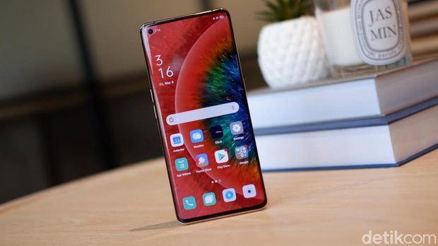 Oppo Find X2 Pro punya layar 10bit