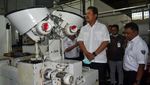 Wamenhan Tinjau Pabrik Munisi Pindad di Malang
