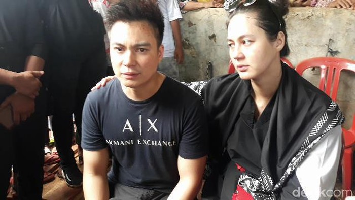 Pemakaman ibunda Baim Wong (Dian Firmansyah/detikcom)