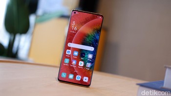 Dipadu dengan RAM 12GB dan storage 512GB. Foto: Adi Fida Rahman/detikINET