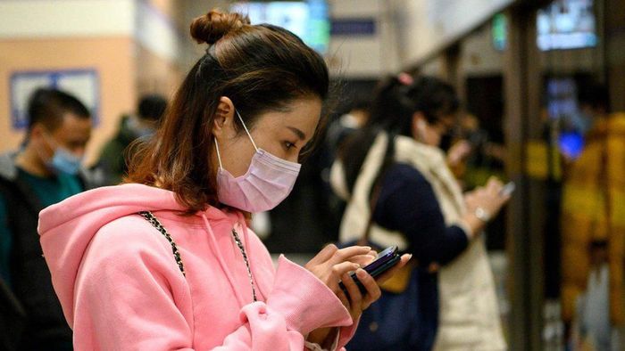 Virus corona: Bisa menyebar melalui telepon genggam, uang kertas; binatang peliharaan bisa tertular Virus corona: Bisa menyebar melalui telepon genggam, uang kertas; binatang peliharaan bisa tertular