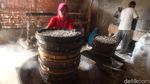 Produksi Kerupuk Tradisional Masih Bertahan, Ini Buktinya