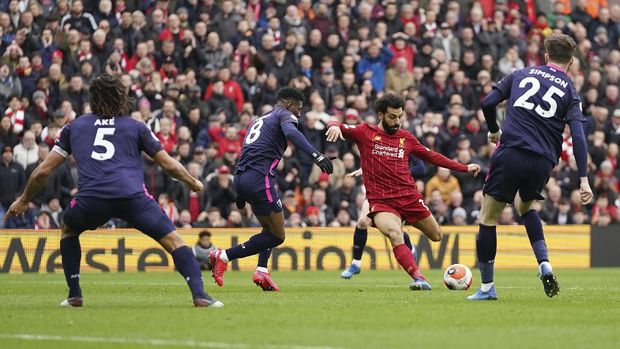 Salah mencetak gol pertama Liverpool ke gawang Bournemouth. (