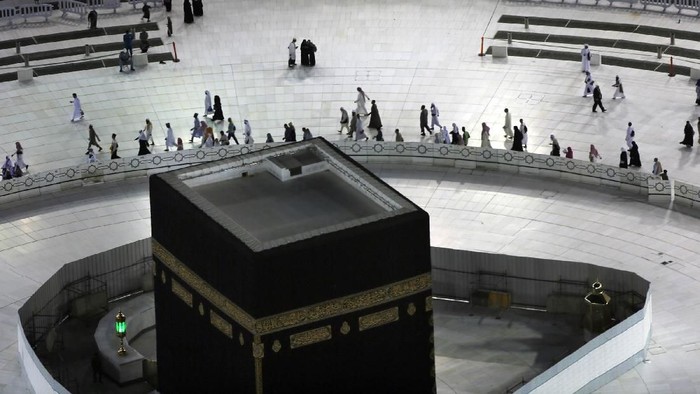 Pemerintah Arab Saudi kembali membuka pelataran tawaf Masjidil Haram. Namun, pembukaan pelataran tawaf ini bukan untuk jemaah umrah. Melainkan hanya untuk tawaf-tawaf sunah.
