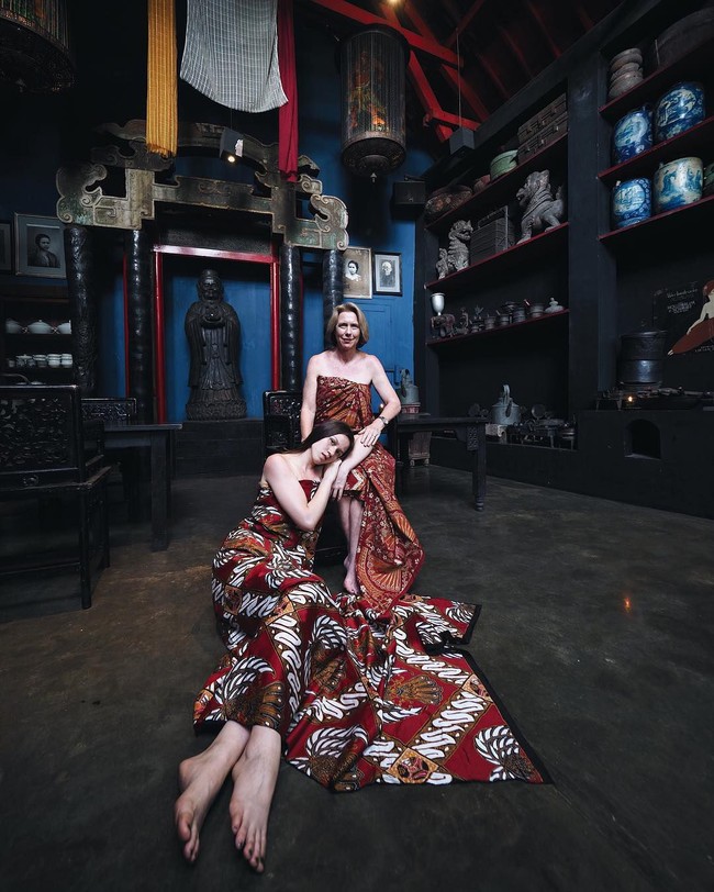 Wanita bernama lengkap Louise Kalista Wilson-Iskandar ini memiliki darah blasteran dari kedua orangtuanya. Ayahnya Egbert D. Iskandar Lam orang Indonesia berdarah Tionghoa sementara sang ibu Deborah Escarani Wilson berasal dari Amerika. Foto: Instagram/@kalistaiskandar