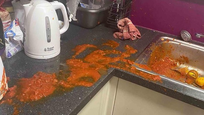 dapur jorok ini di asrama kampus yang ada di Inggris