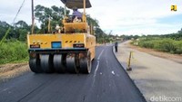 Jalan paralel perbatasan memiliki lebar minimal 7 meter dan ruang milik jalan (Rumija) minimal 25 meter. Istimewa/Kementerian PUPR.
