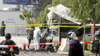 Polisi Tunisia Olah TKP Bom Bunuh Diri di Depan Kedubes AS
