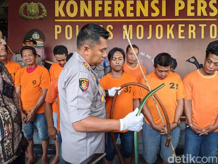 Komplotan Maling di Mojokerto Curi 720 Liter Solar